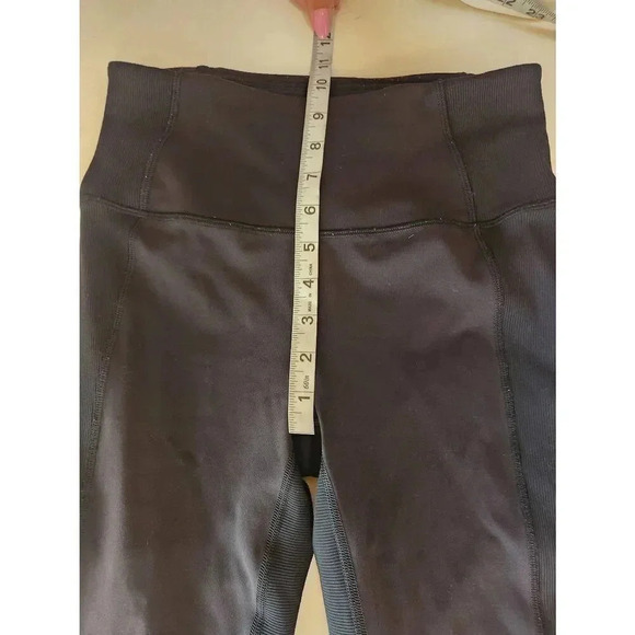 Lululemon Black Leggings Size 6 22 Inch Inseam High Rise - Picture 7 of 8